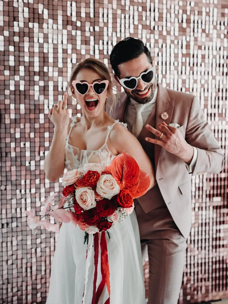 bruidspaar-bruiloft-rose-shimmerwall-feestphotobooth