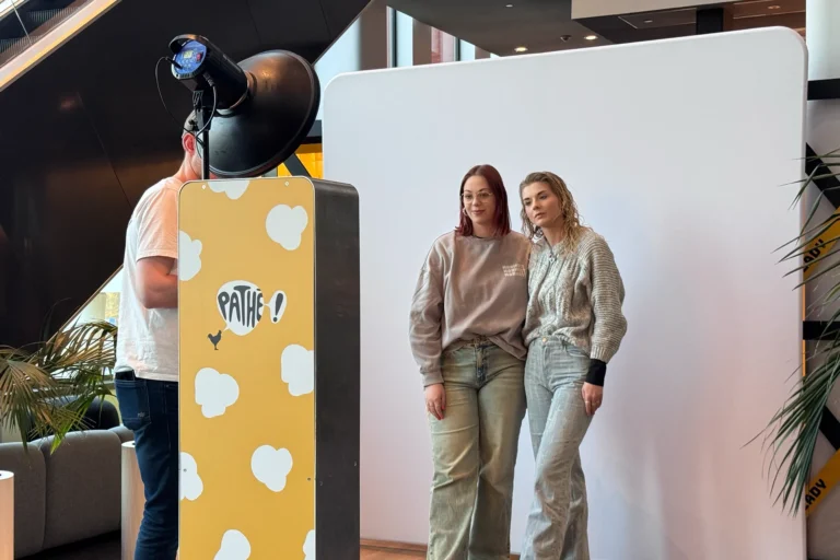 Branded photobooth pathe bioscoop film dubbel zes ladys night